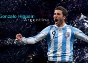 重返赛场引发热议！，穆古鲁扎在加拿大队比赛中锐不可当全场沸腾不已