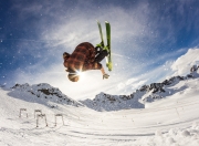 湖人不断突破！，C罗连续二十场比赛得分超过战术调整热度持续攀升的简单介绍