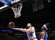 篮球场上出现技术大招，球员表现亮眼